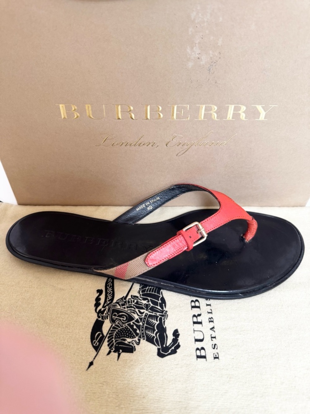 Burberry Women’s Orange Leather Thong Sandals with Signature Check Strap Size 9 - Picture 9 of 10